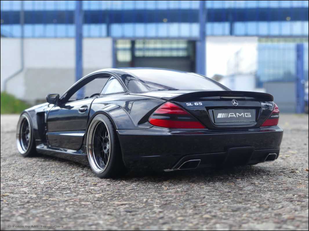 1:18 MERCEDES-BENZ SL65 AMG R230 BLACK SERIES